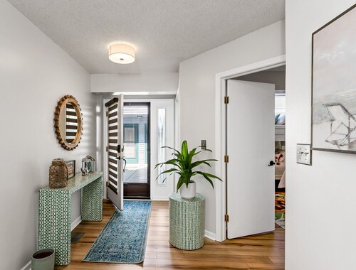 Compass Pointe Condominium - Steps to downtown, close to Lake Michigan