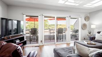 TV connectée, jeux vidéo, livres