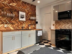 Frigorifero, microonde, forno, lavastoviglie