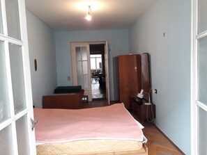 1 bedroom, in-room safe, desk, free WiFi - In the city center (T'bilisi)