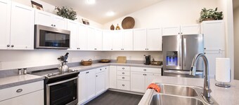 Beautiful 2 Bedroom, 2 Bath House in Orange Blossoms