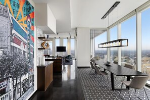 In-room safe, desk, laptop workspace, blackout drapes - Hyatt Centric Congress Ave Austin (Austin)