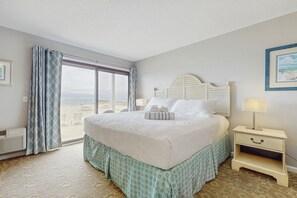 Iron/ironing board, Internet, bed sheets