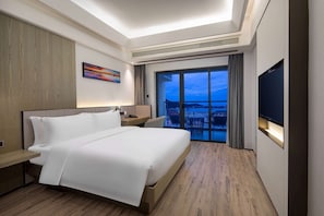 Room, 1 King Bed, Non Smoking, Sea View