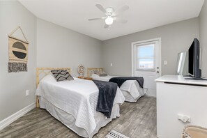 3 bedrooms, iron/ironing board, travel crib, free WiFi