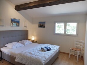 6 bedrooms, WiFi