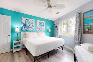 2 bedrooms, WiFi, bed sheets - Ground-floor condo in great locale with pool, fast WiFi, W/D - snowbird-friendly (Miramar Beach)