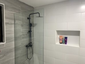 Shower, towels - Beautiful beach condo (Las Terrenas)