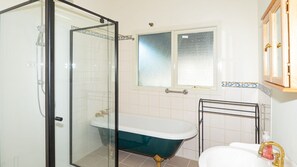 Bathtub