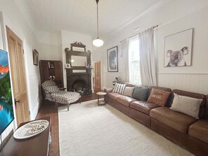 Smart TV, DVD player, books