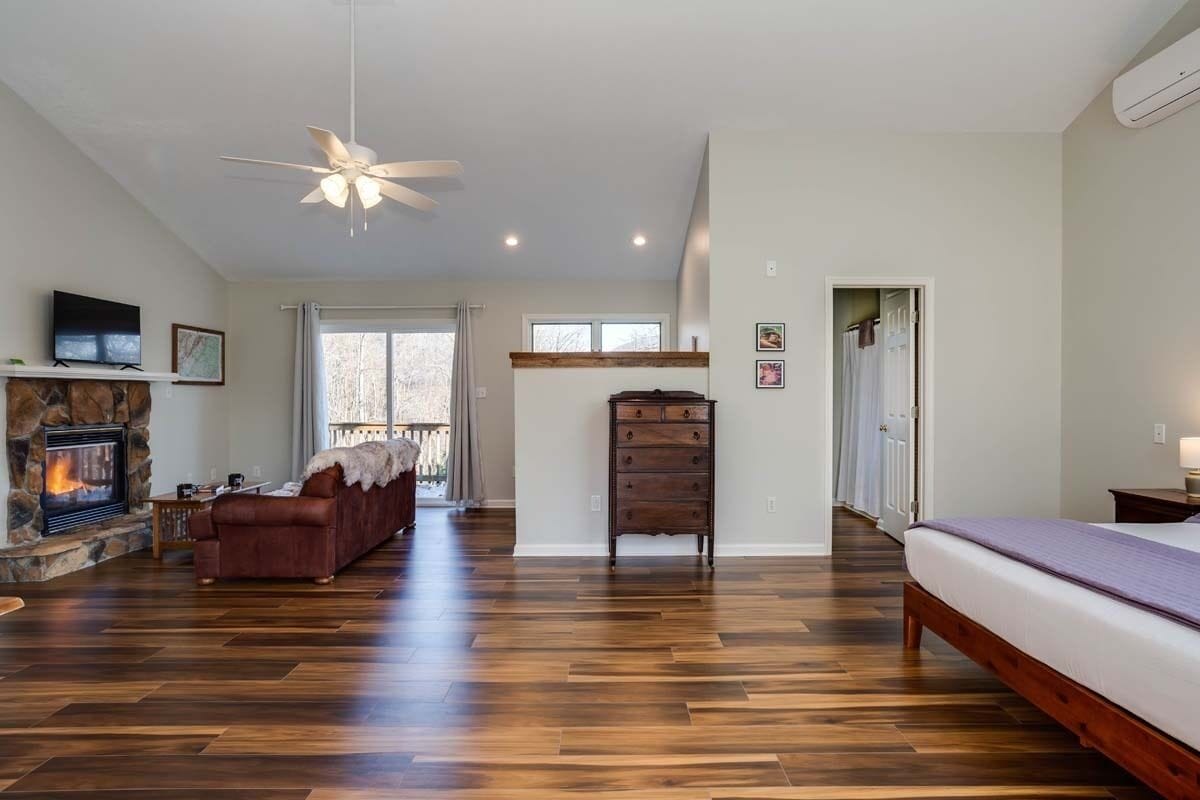 尊荣小屋, 1 张特大床, 壁炉, 山景 | 高档床上用品、隔音、免费 WiFi、床单