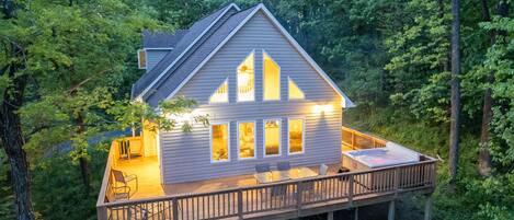 Familienhaus, 3 Schlafzimmer, Whirlpool, Bergblick | Terrasse/Patio