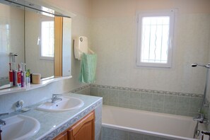 Ensemble baignoire-douche