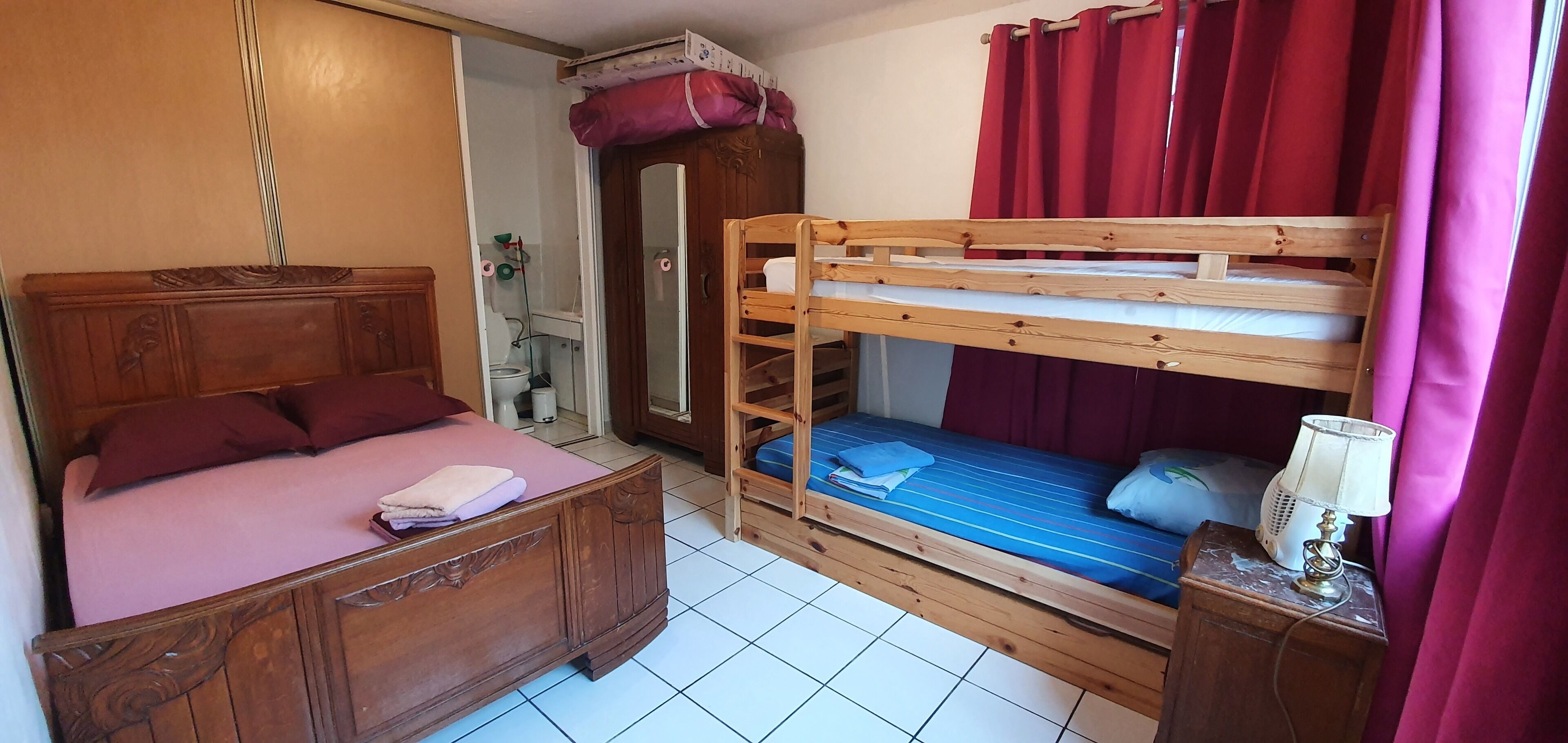 Gite villa House near beach sleeps 16 parking 3 cars