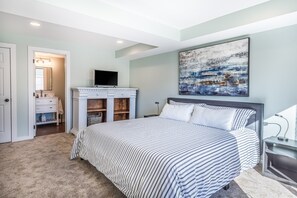 3 bedrooms, iron/ironing board, Internet, bed sheets