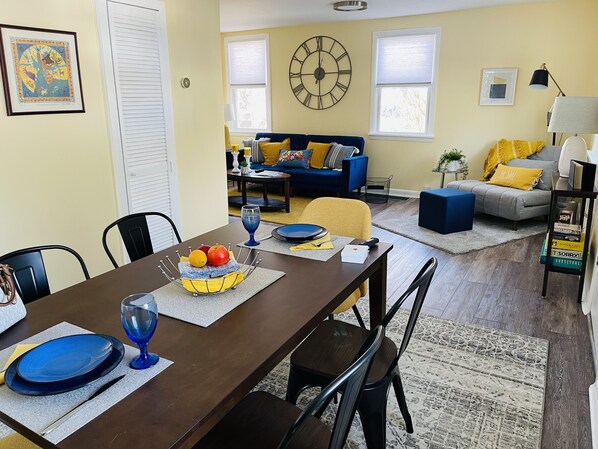 Dining - Cozy and Private 3BR/2BA Near Casinos (Norwich)