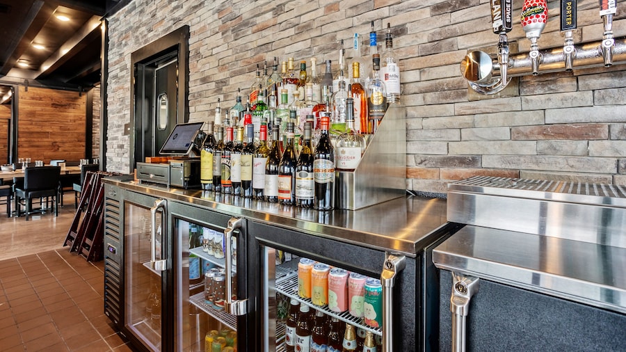 Cobblestone Hotel & Suites - De Pere/Green Bay