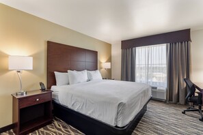 Studio, 1 King Bed with Sofa bed, Accessible, Non Smoking | Premium bedding, pillowtop beds, desk, laptop workspace - Cobblestone Hotel & Suites - De Pere/Green Bay (De Pere)