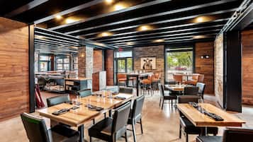 Se sirven cenas y cocina americana