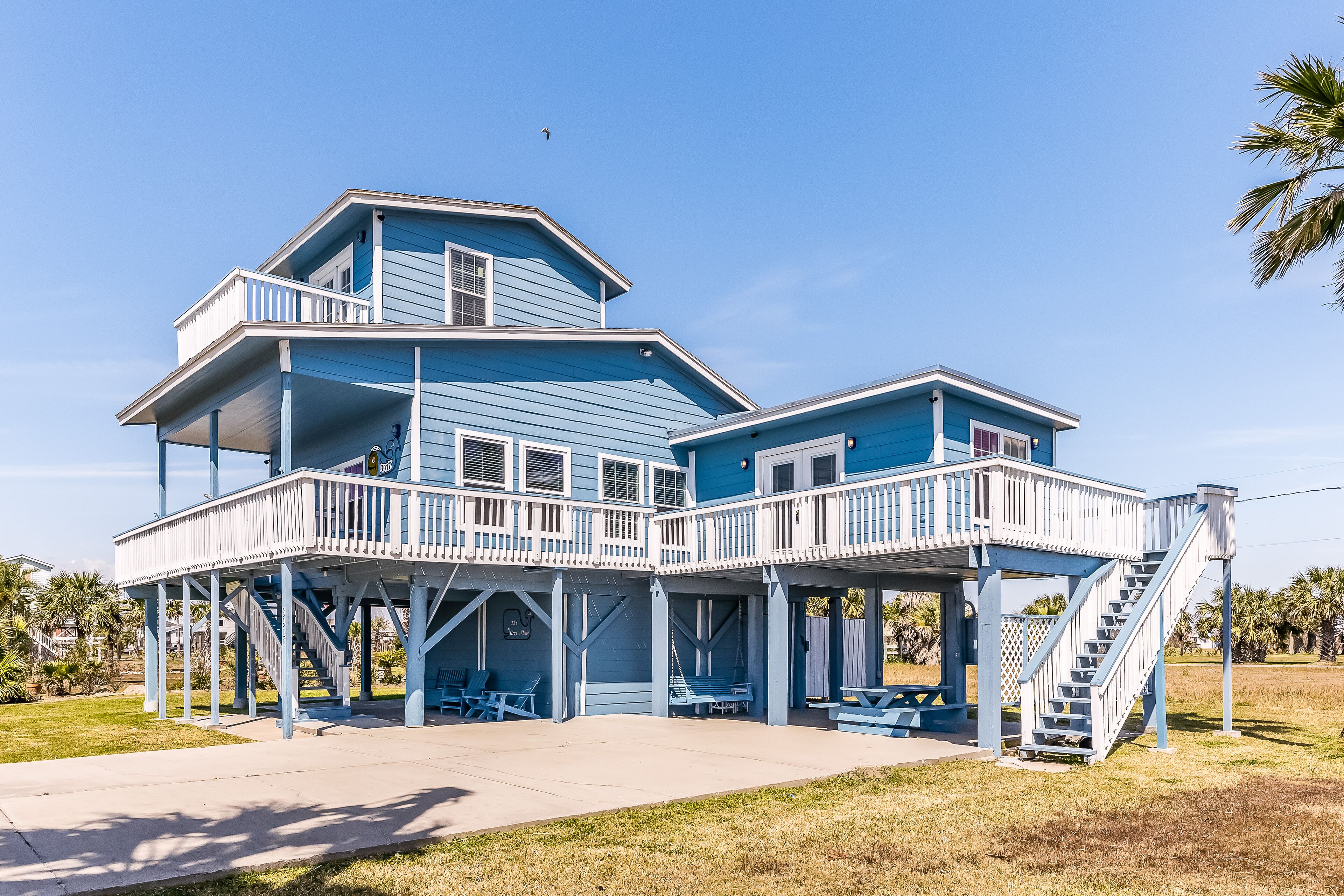 Snowbird-friendly coastal home with decks, patio, AC, & fast WiFi - dogs ok