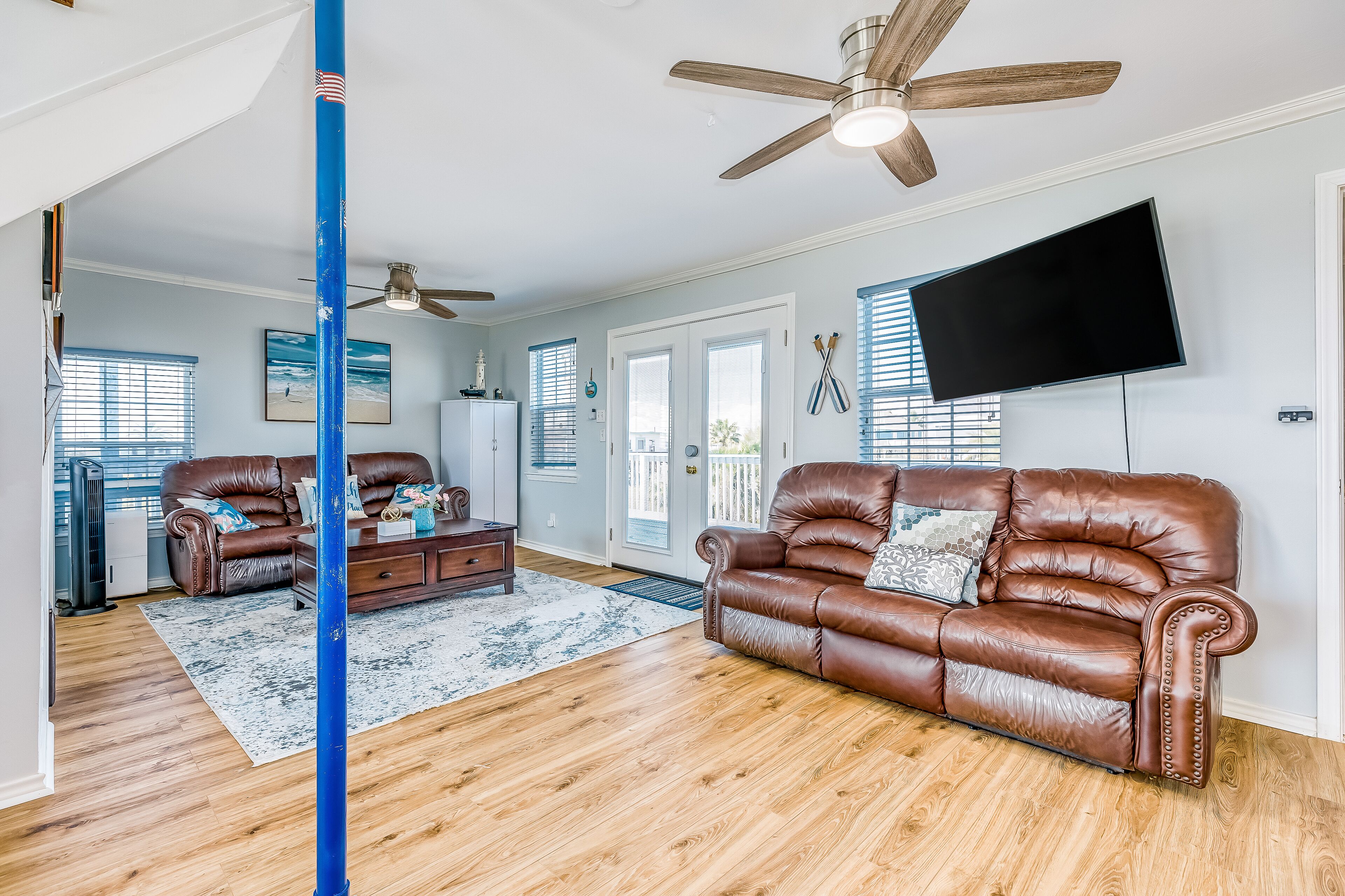 Snowbird-friendly coastal home with decks, patio, AC, & fast WiFi - dogs ok