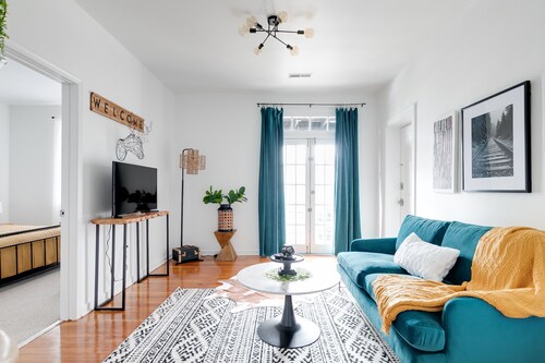 Lovely 2 Bedroom in the Heart of The Fan