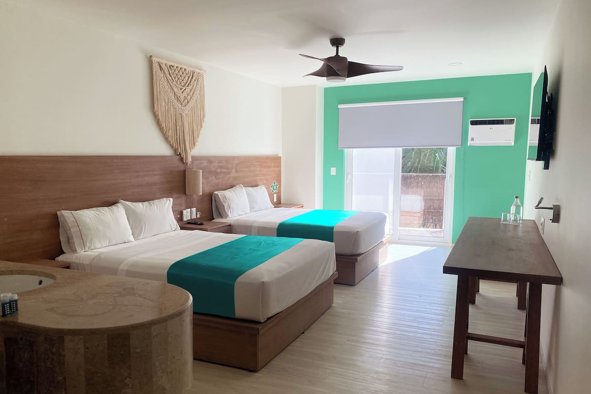Deluxe Room, 2 Queen Beds