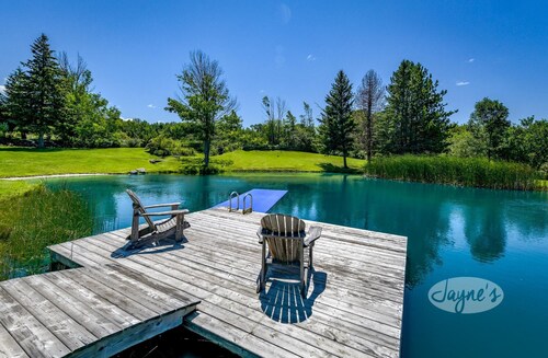 Stunning 3+2 Bdrm Farmhouse Set on 150 Acres of Rolling Hills! 3min To Creemore!