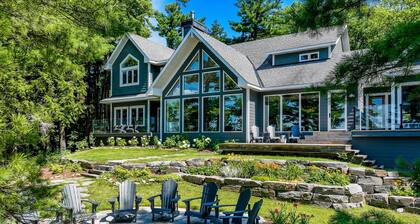 7 bdrm, 5 bath Luxury Cottage, Boathouse, Lake Muskoka, All day sun! Sunsets!