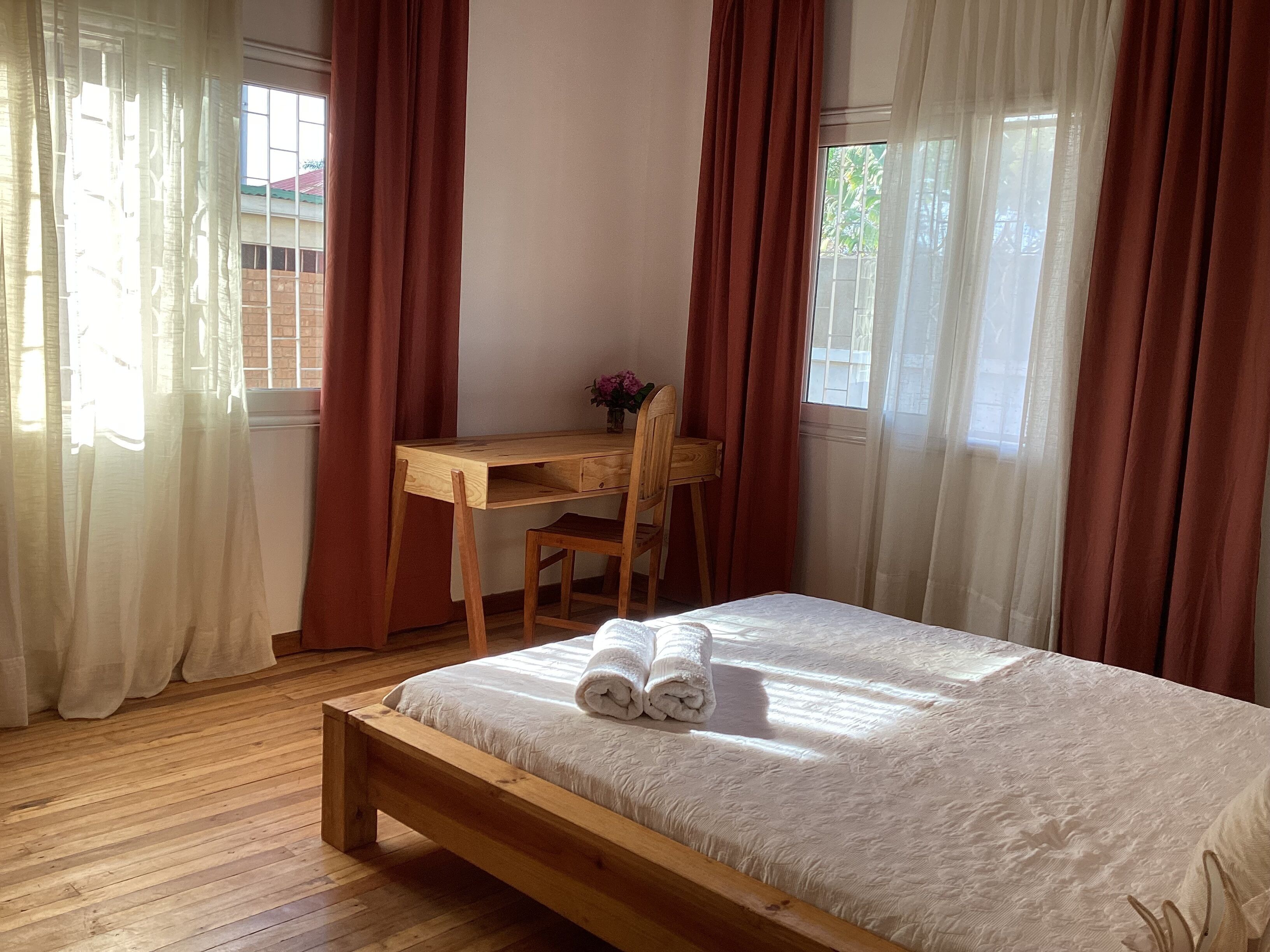 3 dormitorios, tabla de planchar con plancha, wifi y ropa de cama