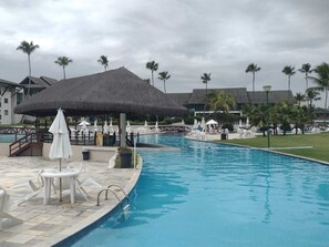 Piscine extérieure, piscine chauffée