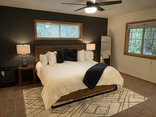 3 bedrooms, desk, travel cot, free WiFi