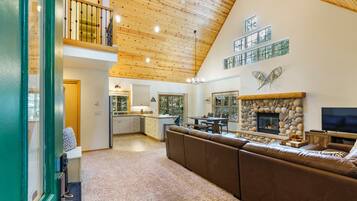 Smart TV, fireplace, DVD player, books