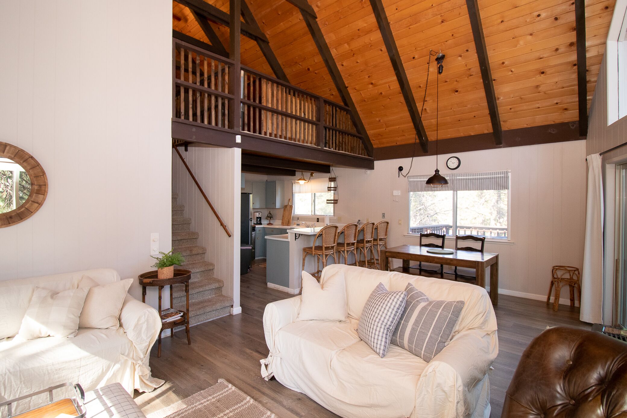 *New* Dog friendly Classic A-frame Cabin with A/C