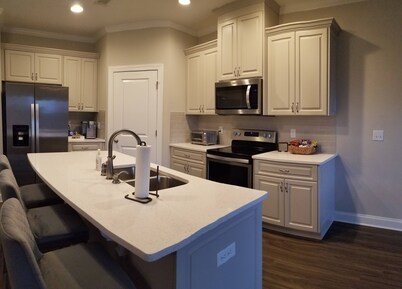 3 y/o home, 3 miles from I-20, shopping and only 13 minutes to Augusta National!