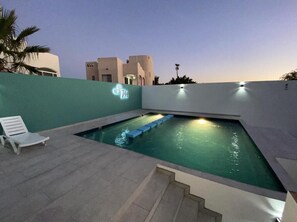 室外游泳池