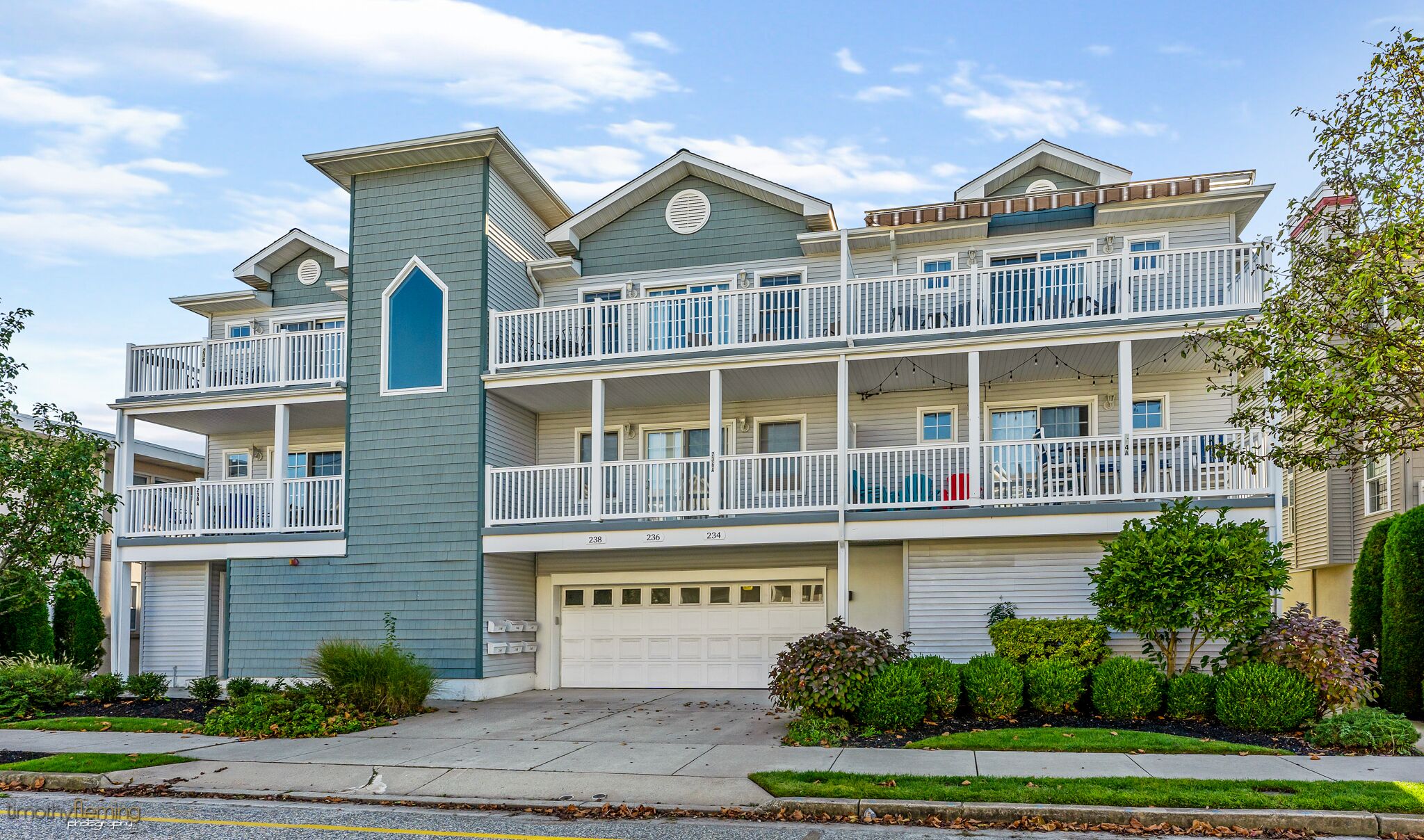 JUST ONE BLOCK TO BEACH/BOARDWALK/CONVENTION CENTER!