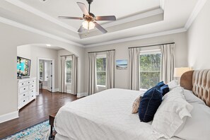 4 bedrooms, desk, iron/ironing board, WiFi