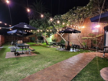 Outdoor dining. Exchange Hotel