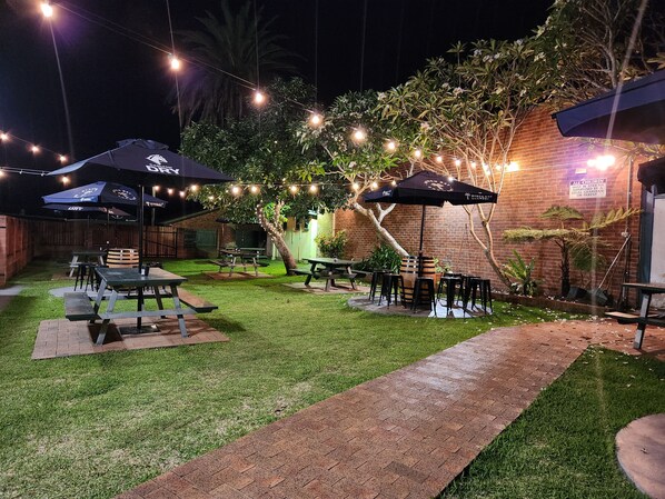 Outdoor dining - Exchange Hotel (Kyogle)
