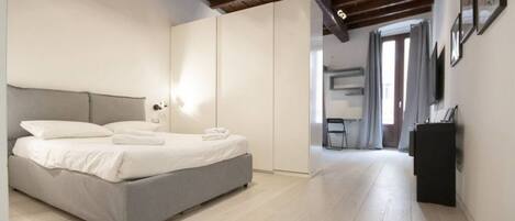 1 chambre, fer et planche à repasser, accès Internet, draps fournis