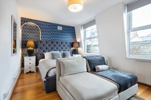 4 bedrooms, iron/ironing board, free WiFi, bed sheets