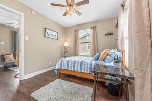 1 bedroom, desk, free WiFi, bed sheets