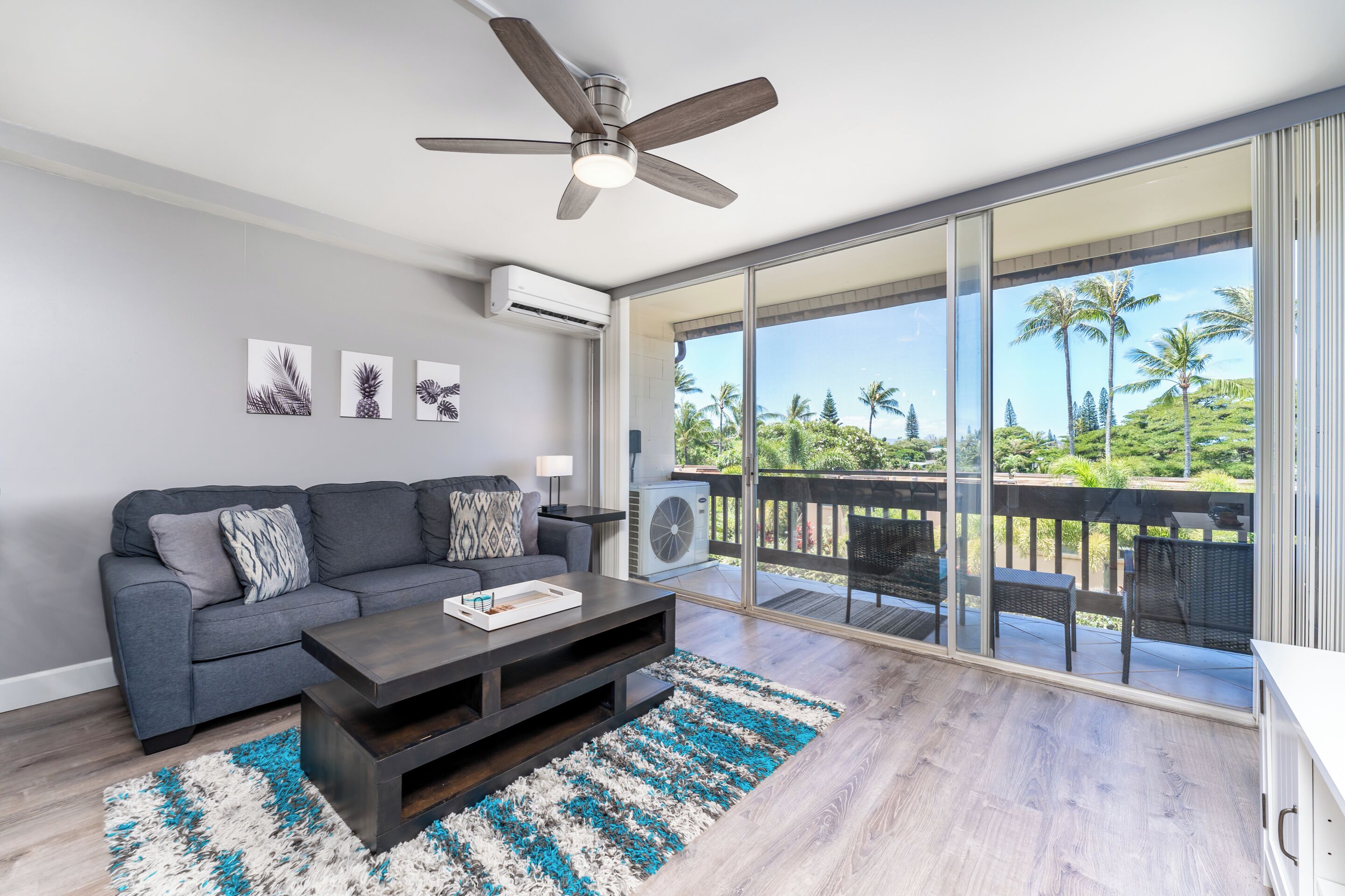 Well-equipped condo, pool, 5-minute walk to water, safe place to stay!