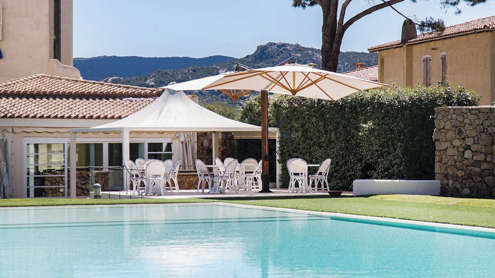 Bar accanto alla piscina