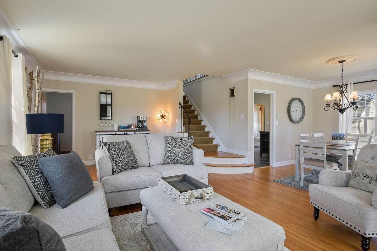 Cozy Cottage/Porch/Firepit Only 15min from Dt MPLS