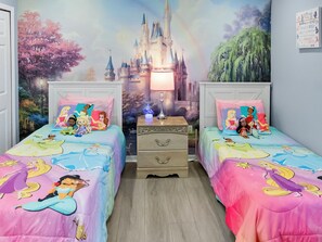 6 chambres, coffres-forts dans les chambres, bureau