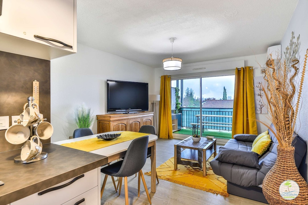 Parenti en Born Comfortable apartment with balcony in town centre