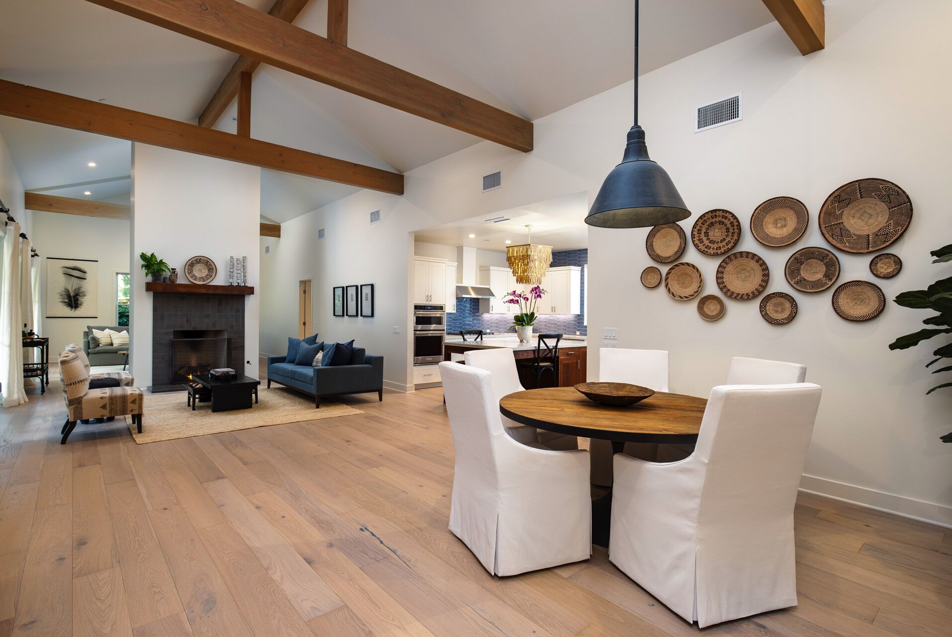 Lovely Lighthouse Way near the beach and park