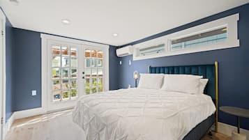 1 bedroom, desk, iron/ironing board, WiFi